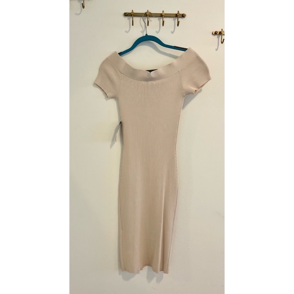 Off the shoulder sexy fitted midi dress - Picture 2 of 3